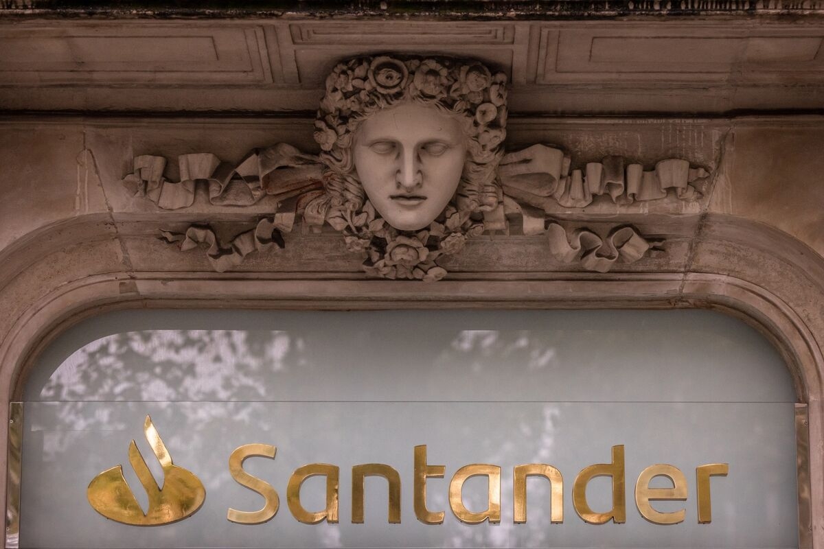 Santander Names Preto as New Accounting Head Amid Broedel Saga