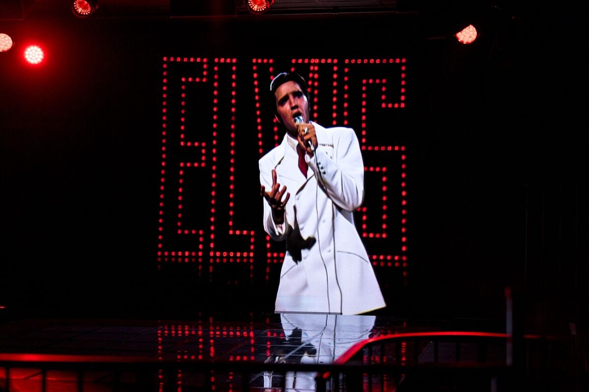 London's Immersive New Elvis Show Fails to Bring the King Back to Life