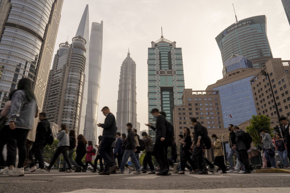China Lenders Rush to Sell Riskiest Debt to Catch Low Yields