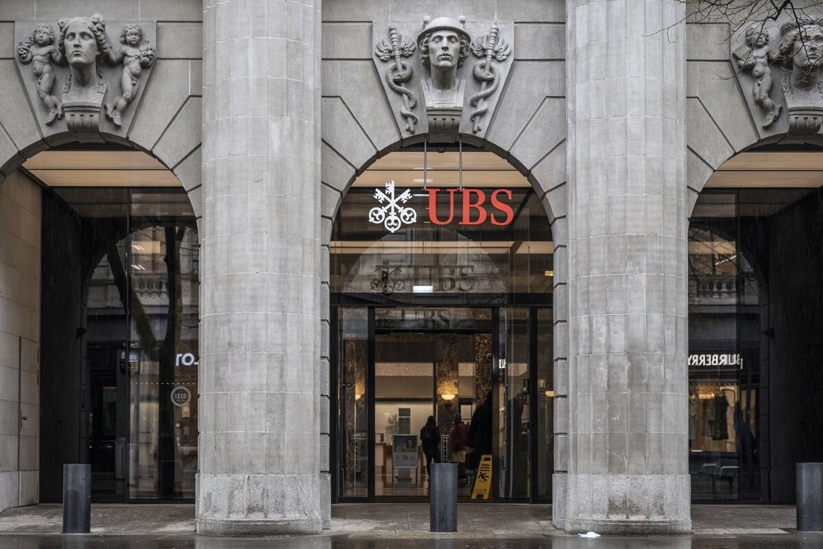 UBS Confirms 2025 Payout Plans After Swiss Bank Law Proposals