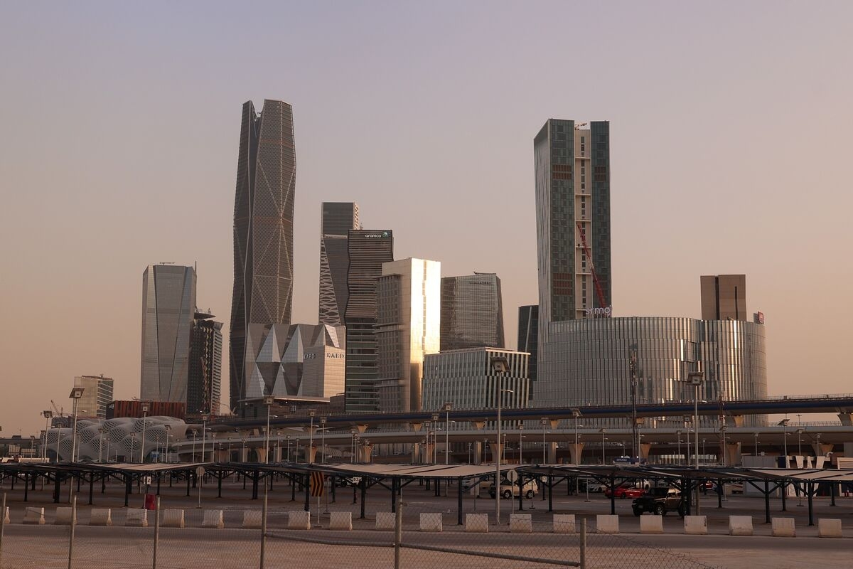 Mideast War Won't Shut Down the Silicon Road
