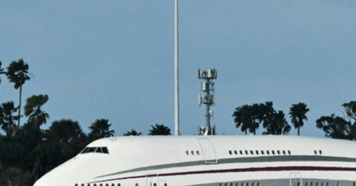 Trump's Qatar Jet Offer Raises Security Concerns