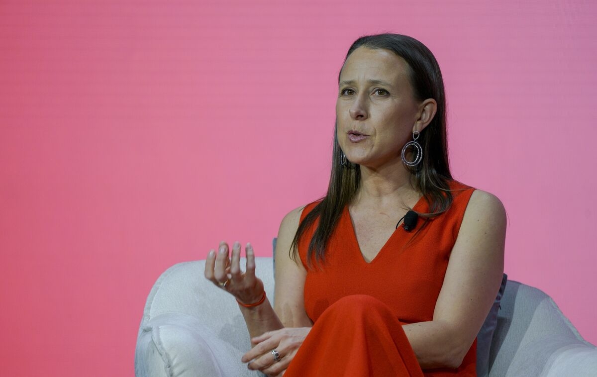 23andMe Sets New Auction With $305 Million New Bid From Ex-CEO