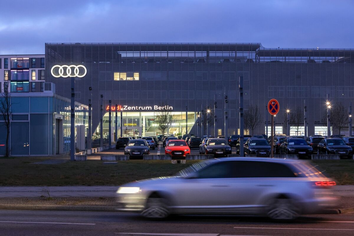 Banks Hold Line as Hedge Funds Circle German Auto Suppliers