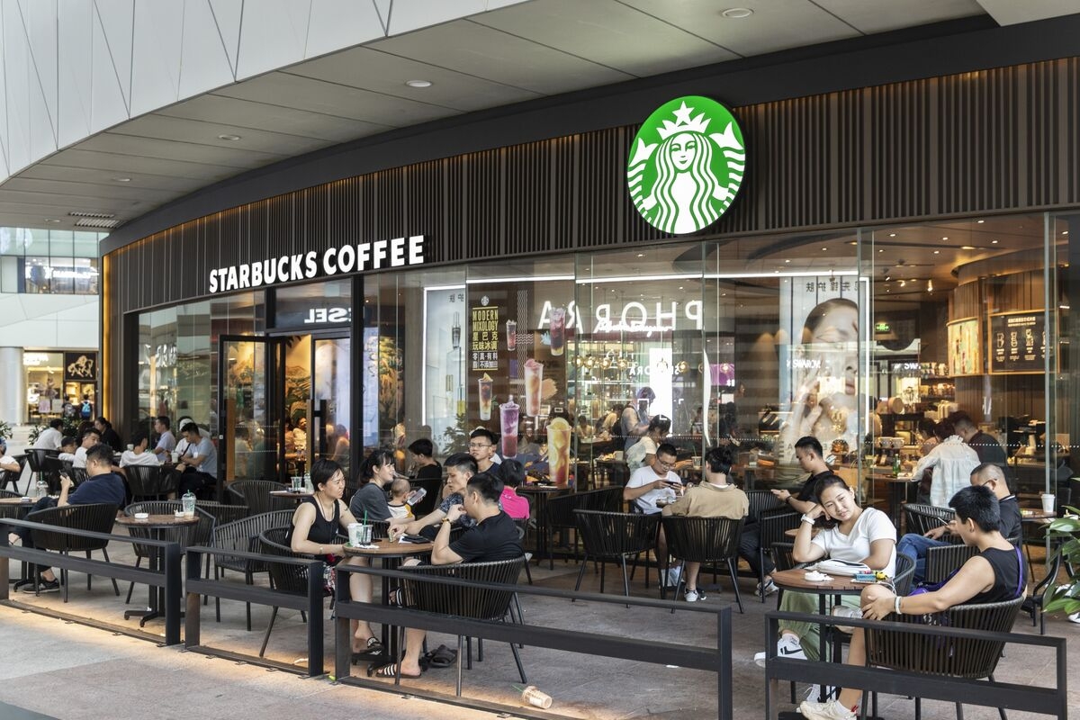 Starbucks Joins China Price War With Discounts for Tea Drinks
