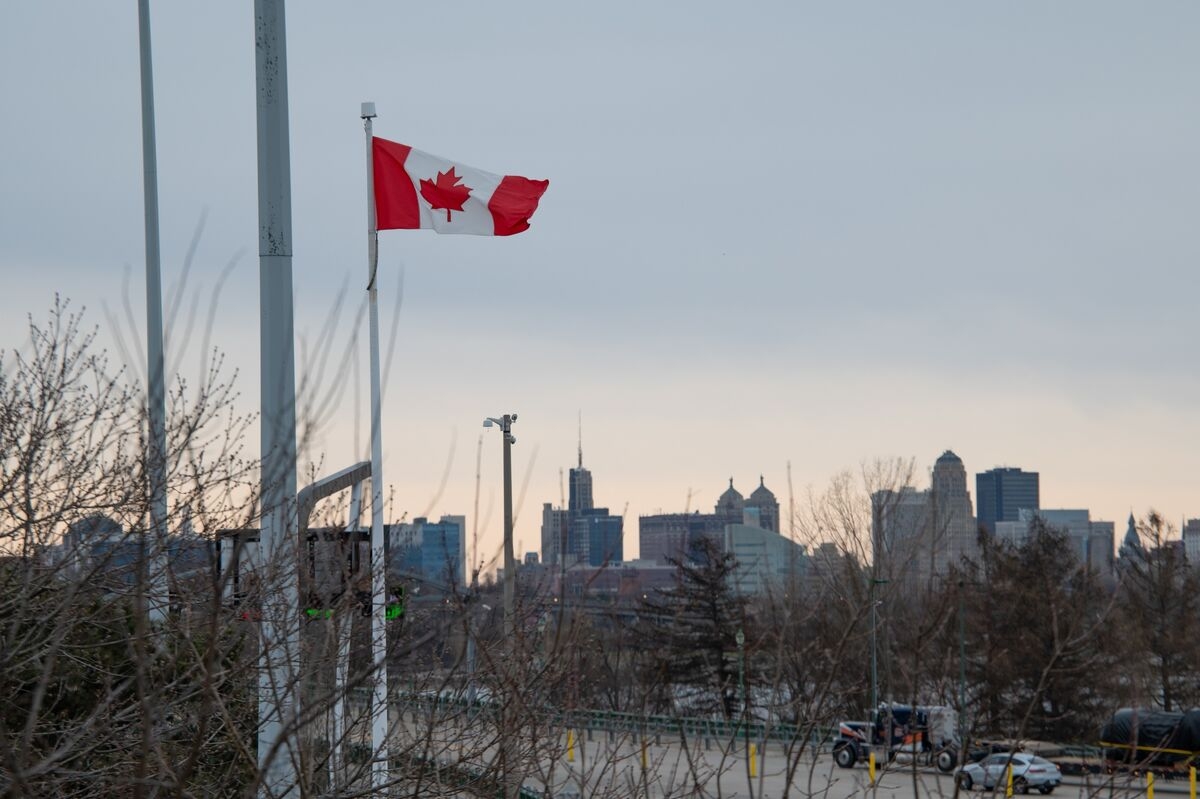 Canadians' Return Travel From US Plunges as Trump Tariffs Hit