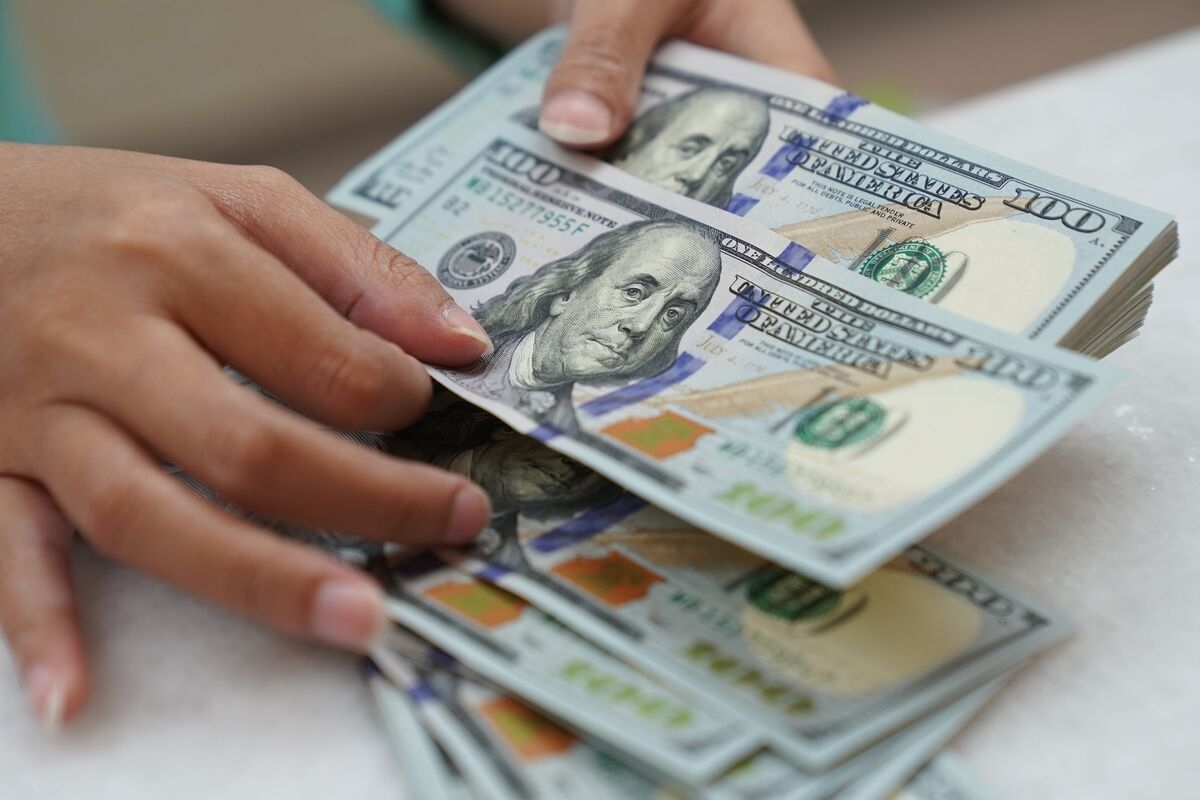 Morgan Stanley Sees Dollar Falling 9% on Slowing US Growth Bets