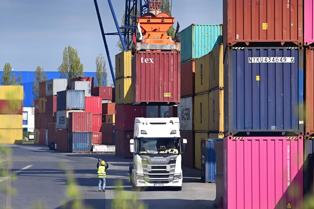France Builds Support for Using Most-Potent EU Trade Tool on US