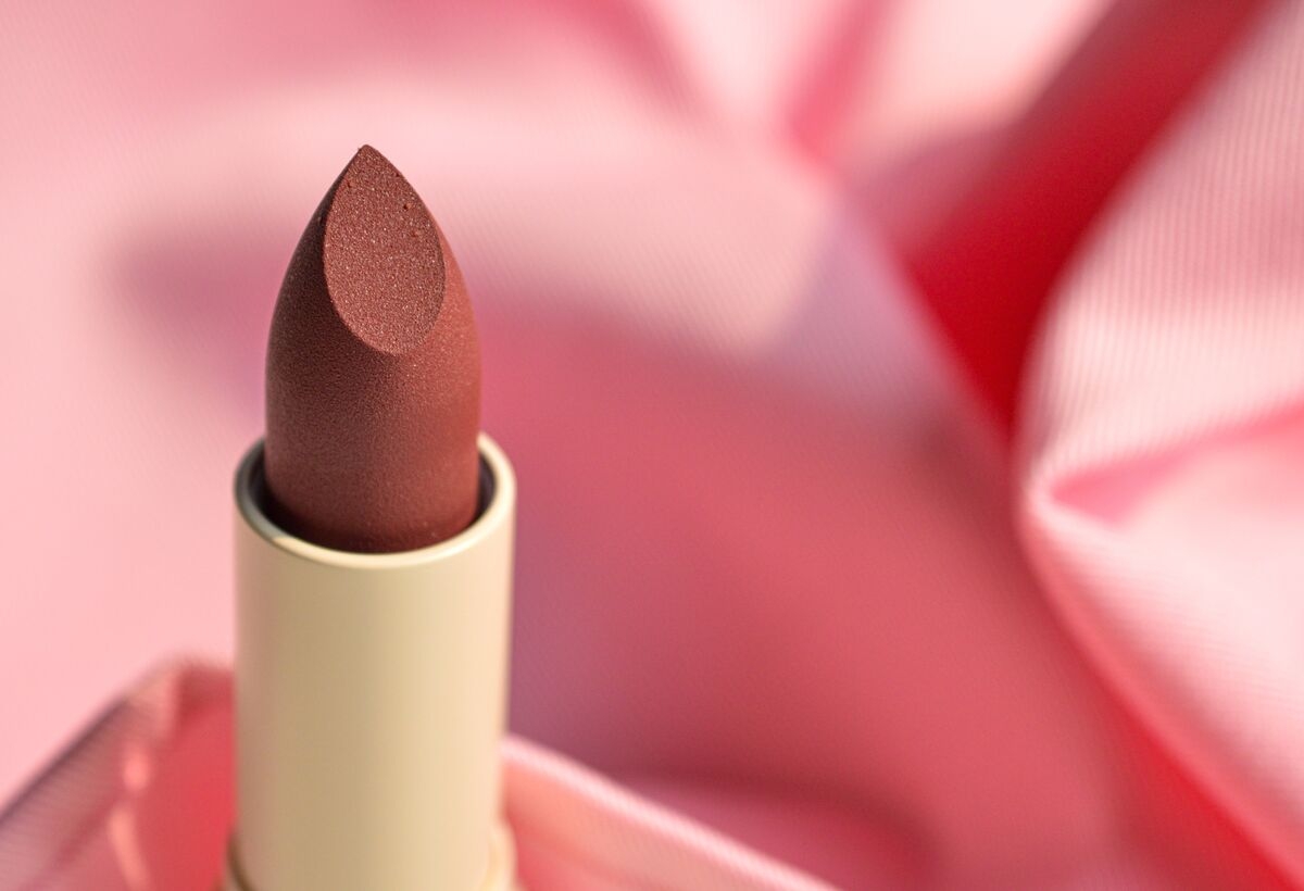 Korean Cosmetics Firm Kolmar Shares Jump 25% as Founder Sues Son