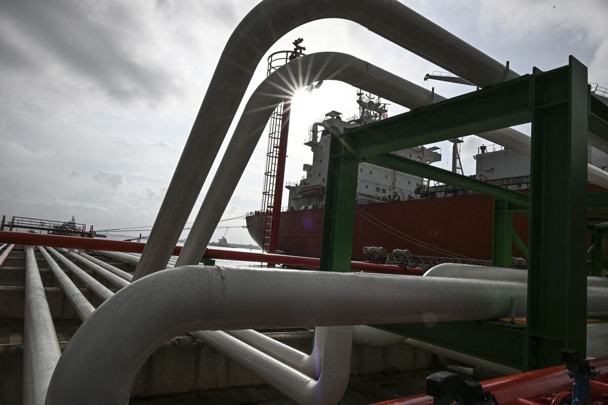 Goldman Flags Scope for Higher Oil and Gas on Mideast Scenarios