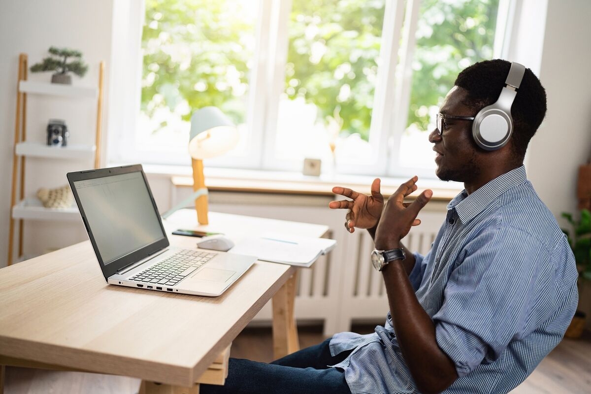 Job Interviews Enter a Strange New World With AI That Talks Back