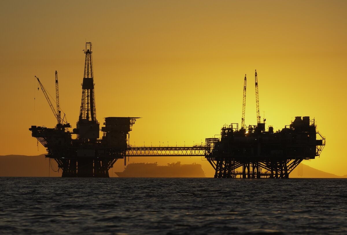Oil CEOs Back Trump's Energy Agenda as Crude Hits Six-Month Low