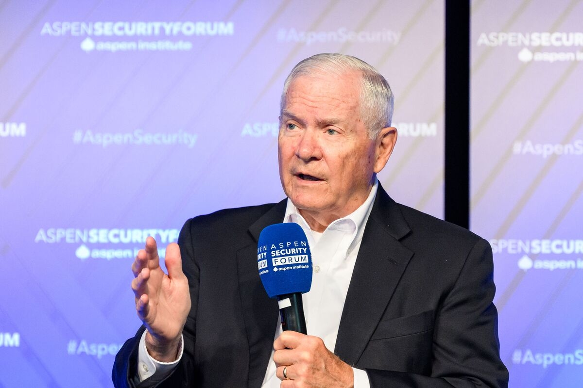 What Worries Former Pentagon Chief Robert Gates