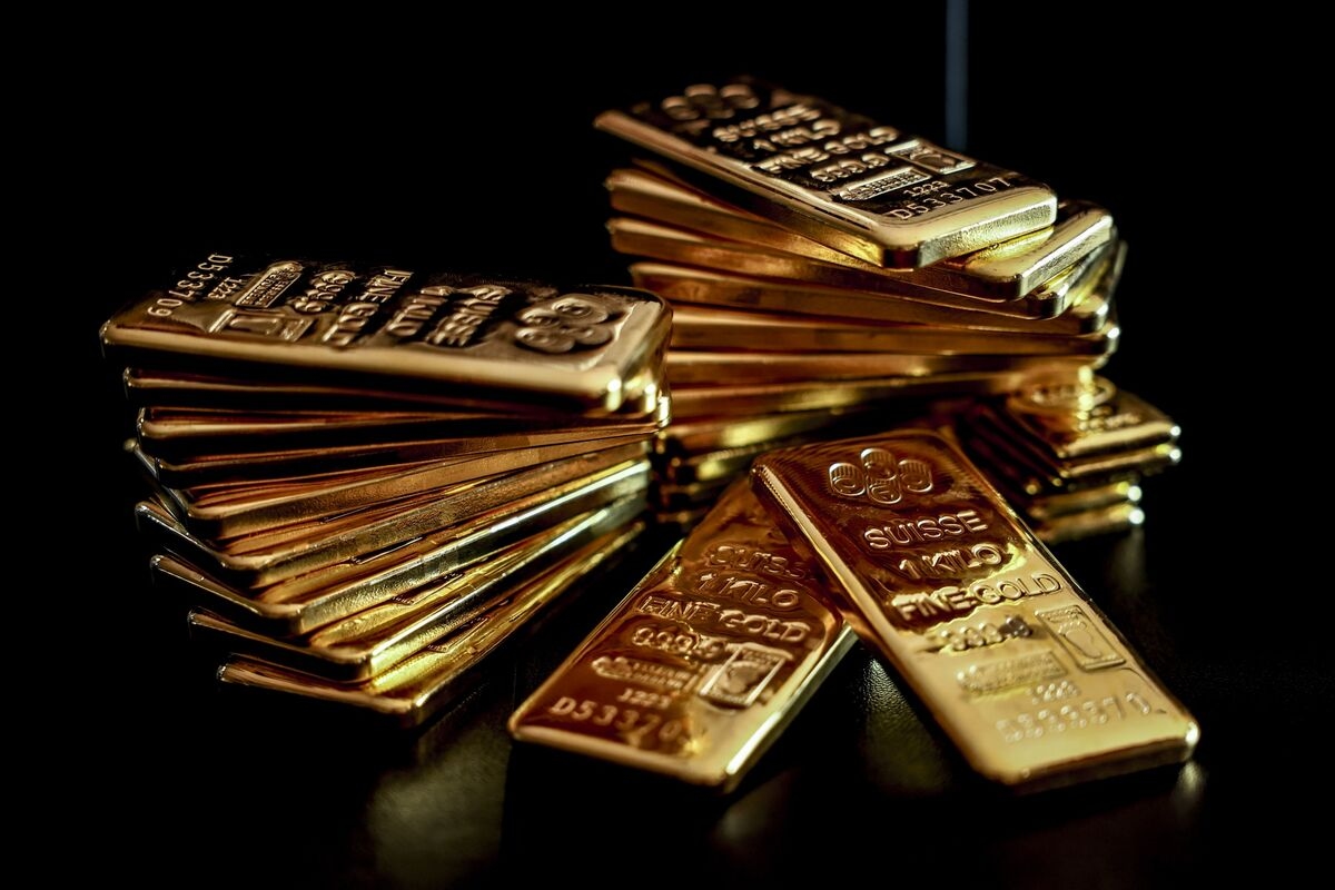 New York Gold Futures Spike Over Spot Price After Tariff Report