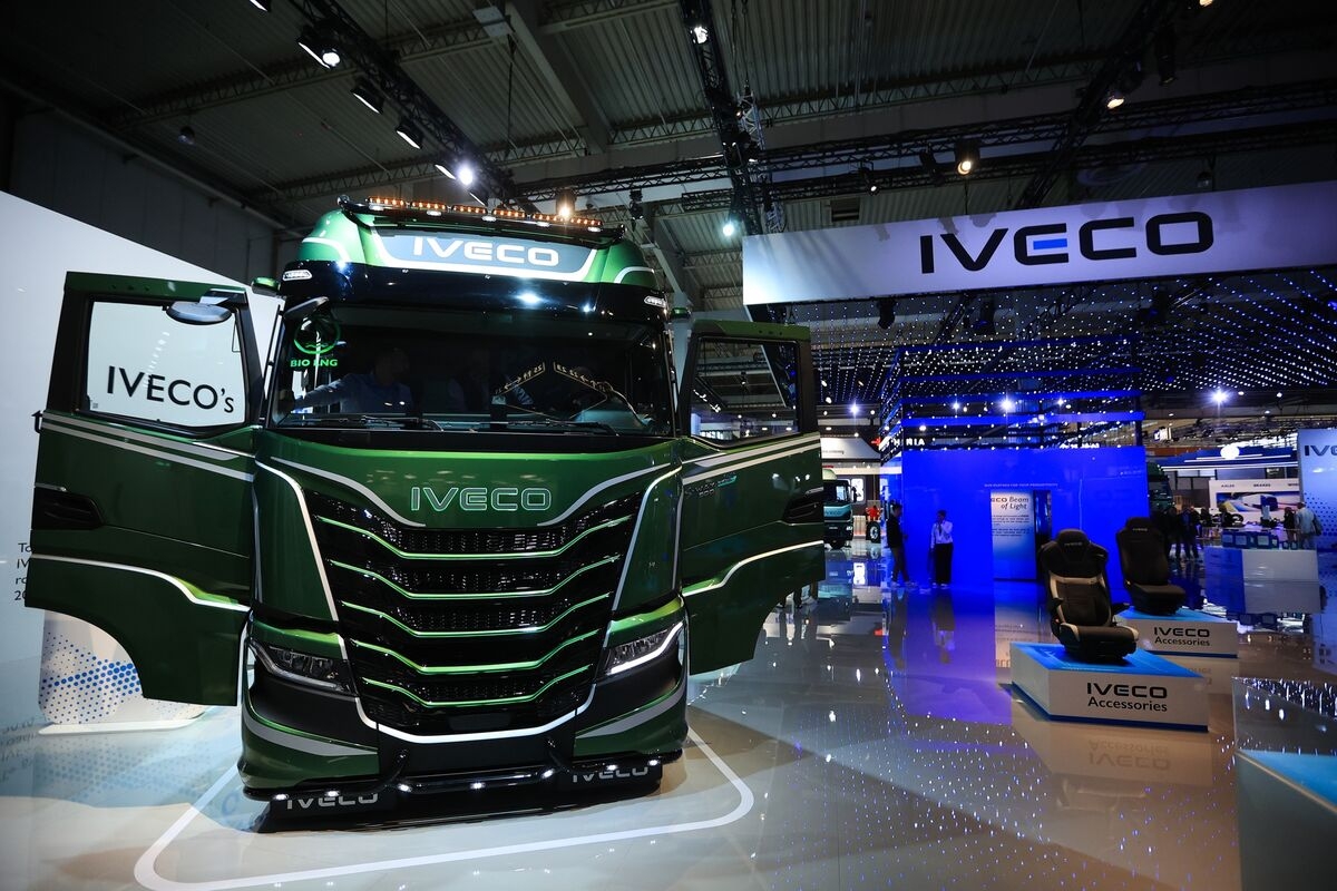 Leonardo Faces Pressure to Boost Bid for Iveco Defense Unit