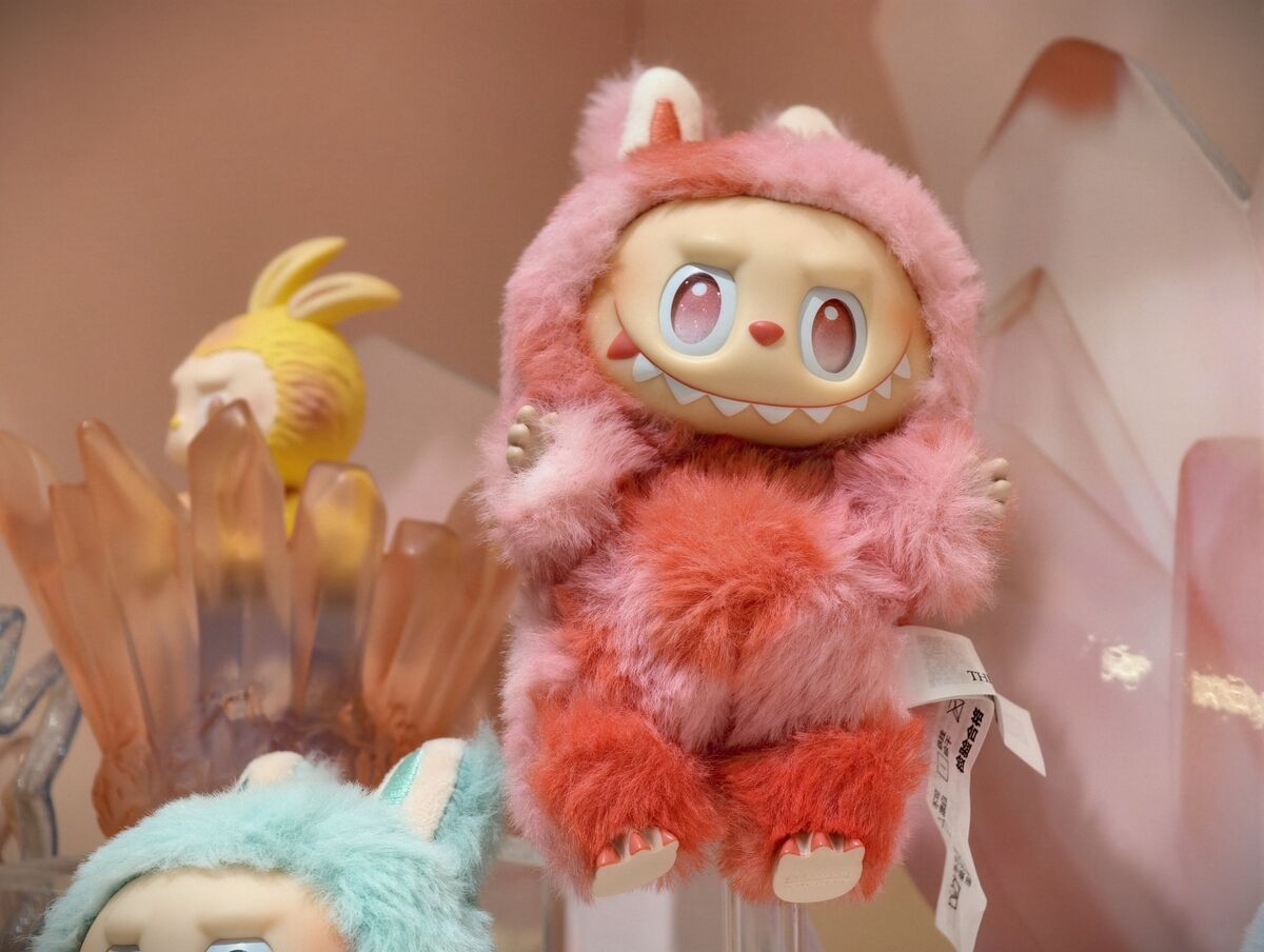 Labubu Doll Fetches $150,000 at China Auction as Demand Rages