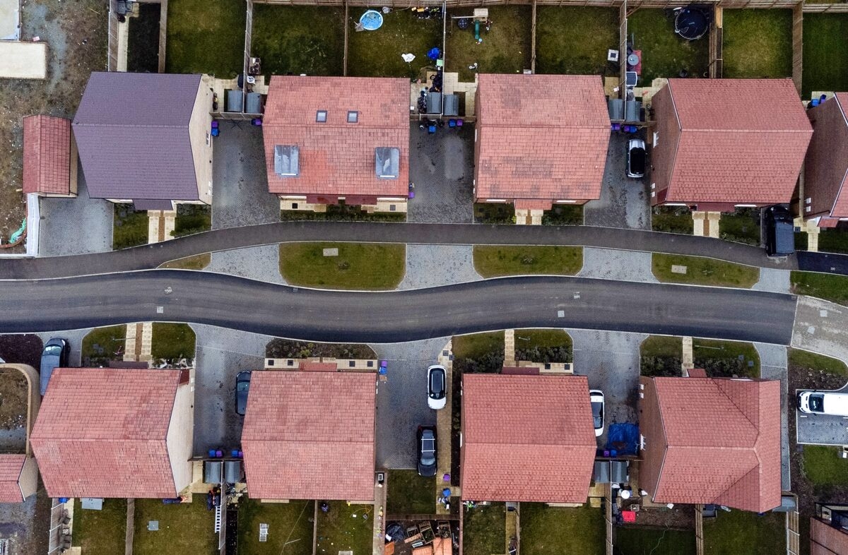 Bellway Raises UK Home Sales Guidance After Rise in Deals