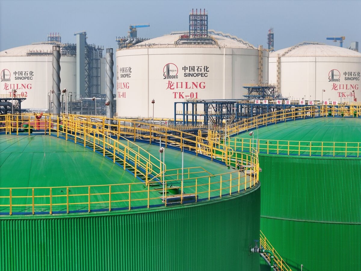 China Refiners Face Yet Another Blow as Trump Presses Venezuela