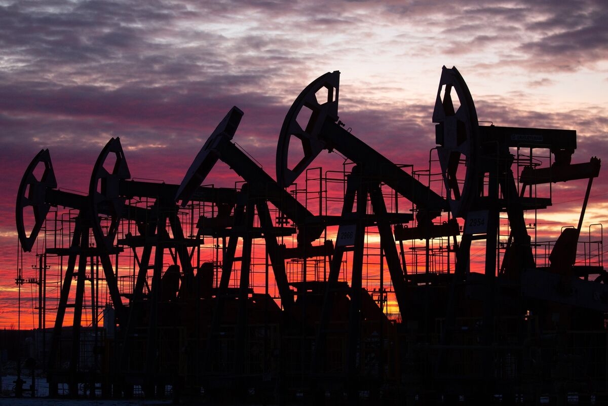 India's Refiners Plan to Buy More Russian Oil on Spot Market
