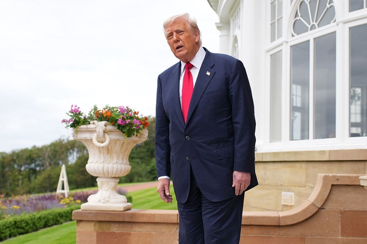 Trump Says He'll Reduce 50-Day Truce Deadline He Gave Putin