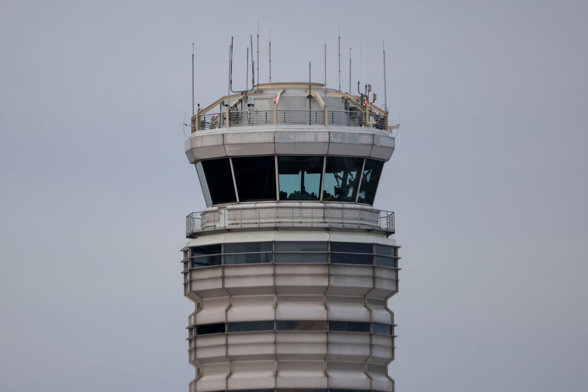Trump to Ask Congress to Upgrade US Air Traffic Control System