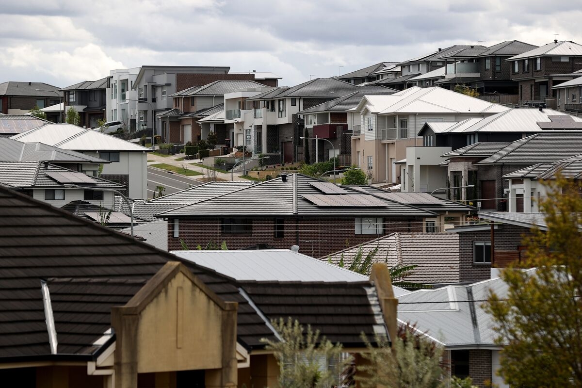 Australian House Prices Hit Record High Ahead of Saturday's Vote
