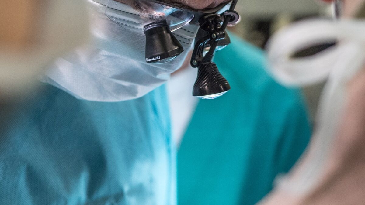 Ray-Ban Maker EssilorLuxottica to Buy Optegra in Med-Tech Push