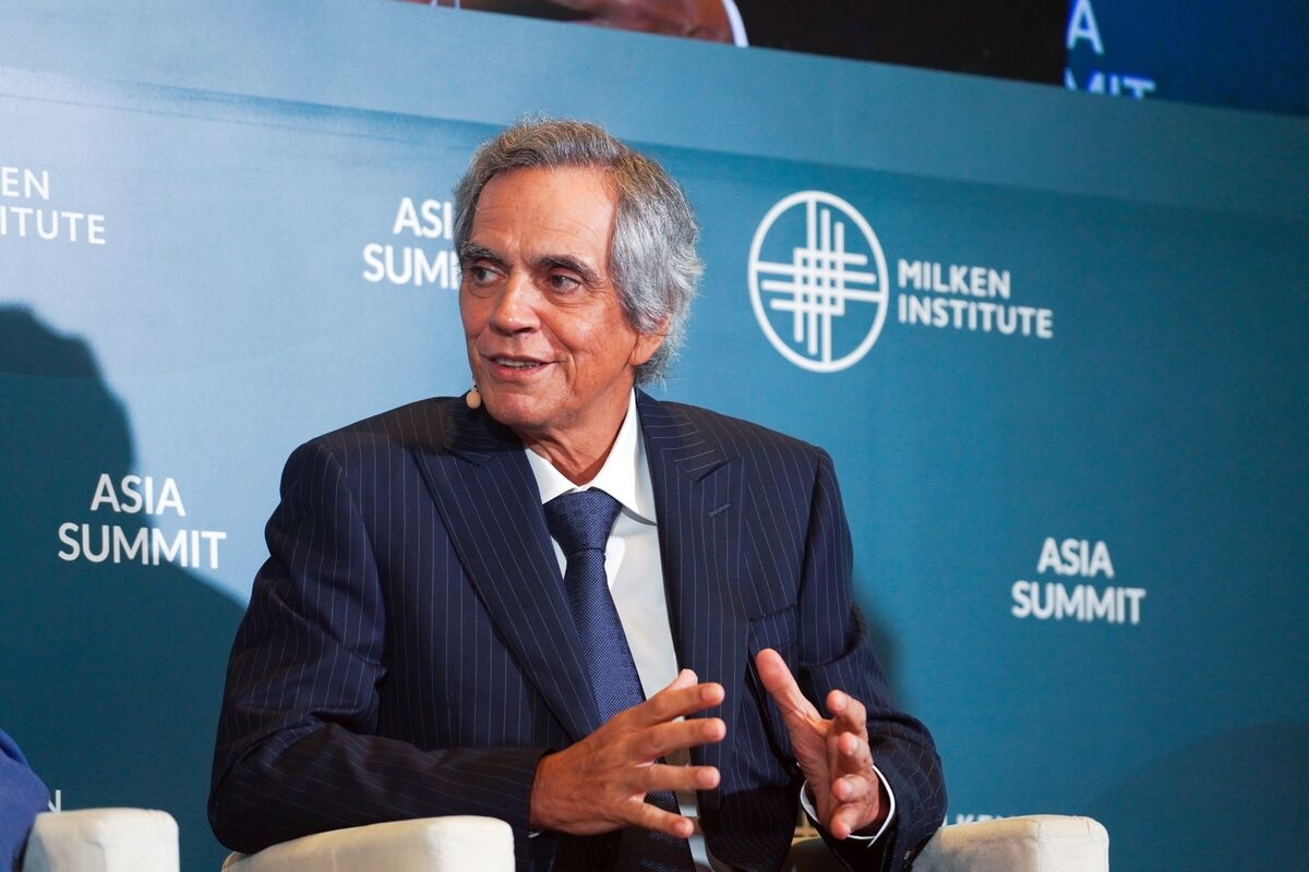 Billionaire Razon Enters Philippines' Booming Online Gambling