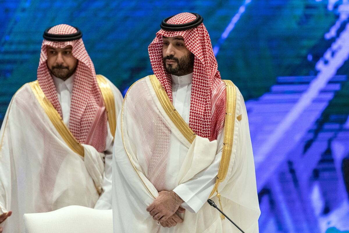 Saudis in Rare OPEC+ Breach by Lifting Oil Output Above Quota