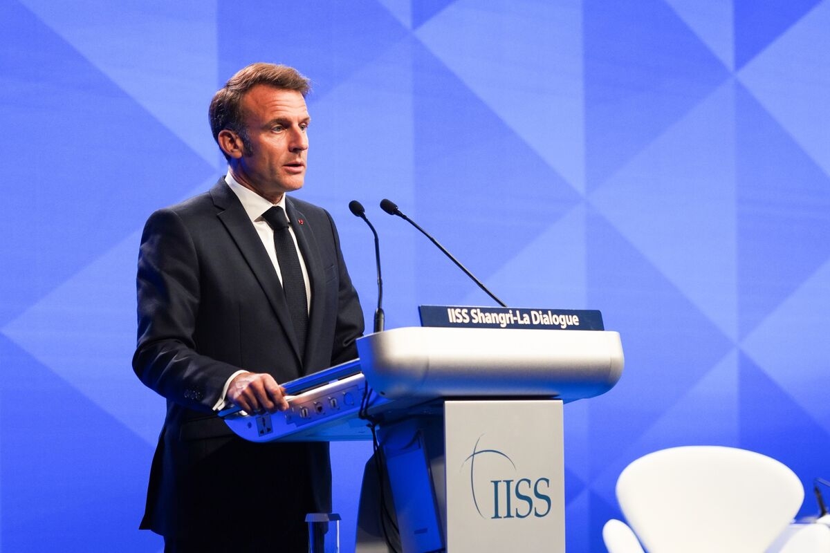 Macron Says Subsidy for Energy Efficient Homes Should Continue
