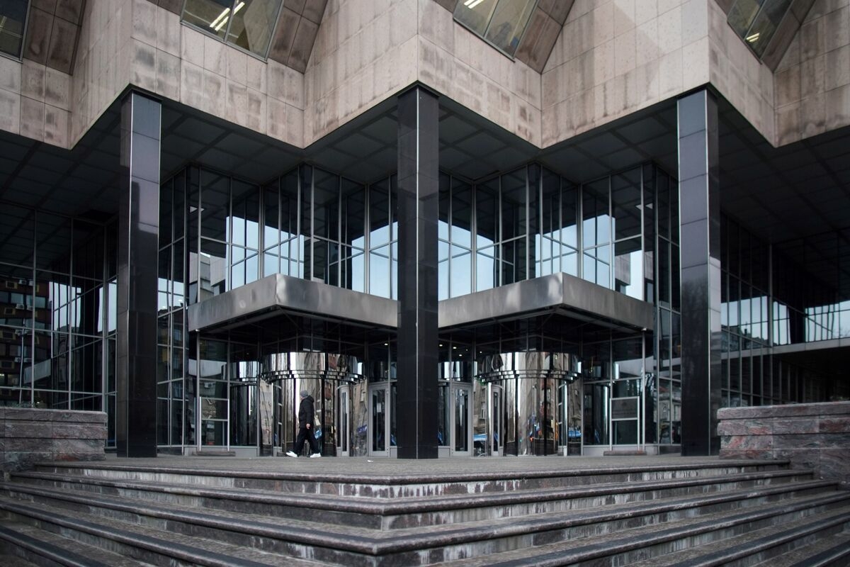 Serbia Holds Rates With Inflation Risks Eclipsing Slower Growth