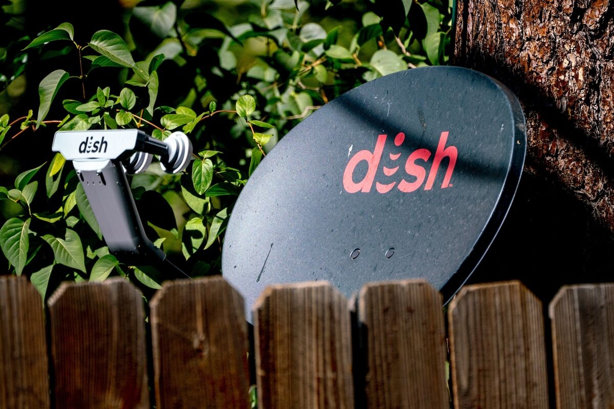 EchoStar Bondholders Huddle With Law Firm Akin Gump as Default Looms