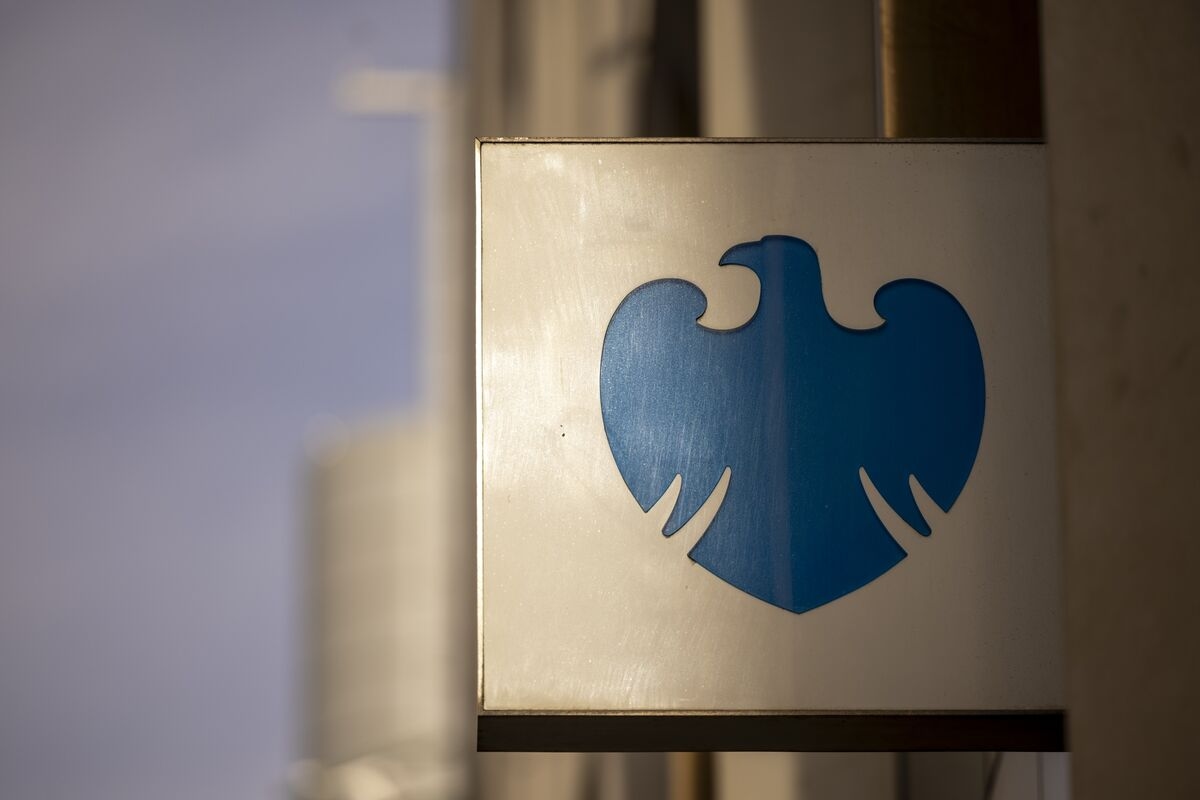 Barclays Hires Sales Trader in Hong Kong After Pullback