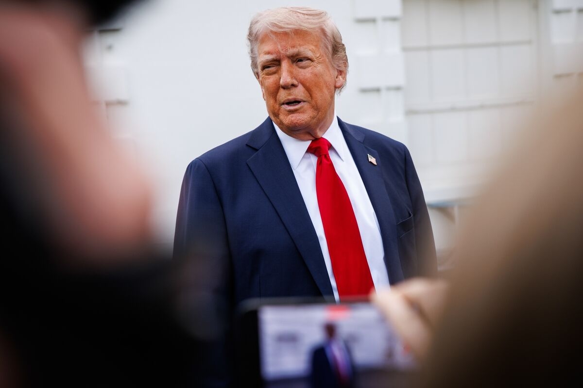 Trump Dials Down Heat on China, Powell After Market Turmoil