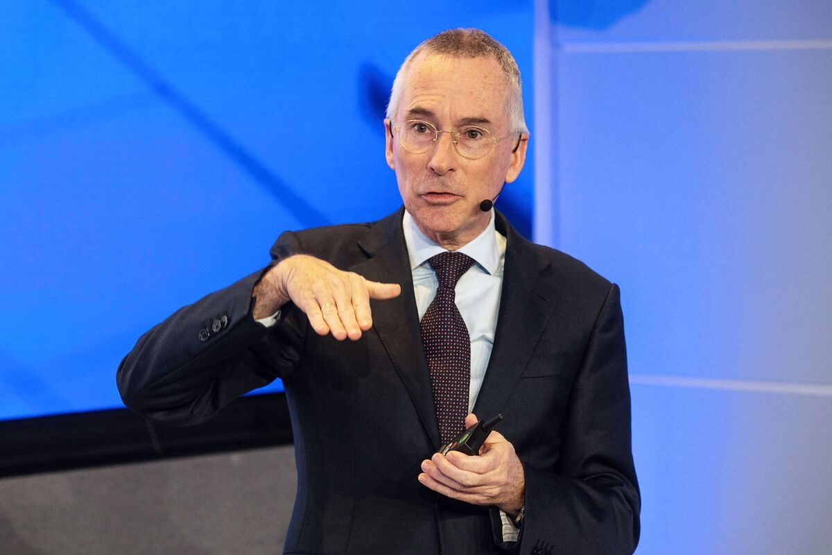 ASML CFO Says Easing China AI Chip Controls Would Boost Demand