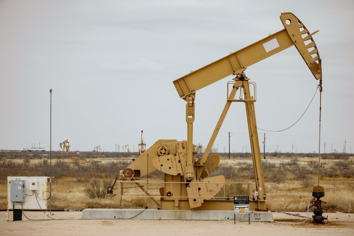 Hedge Funds Turn More Bullish on Brent Oil as Iran Talks Stall