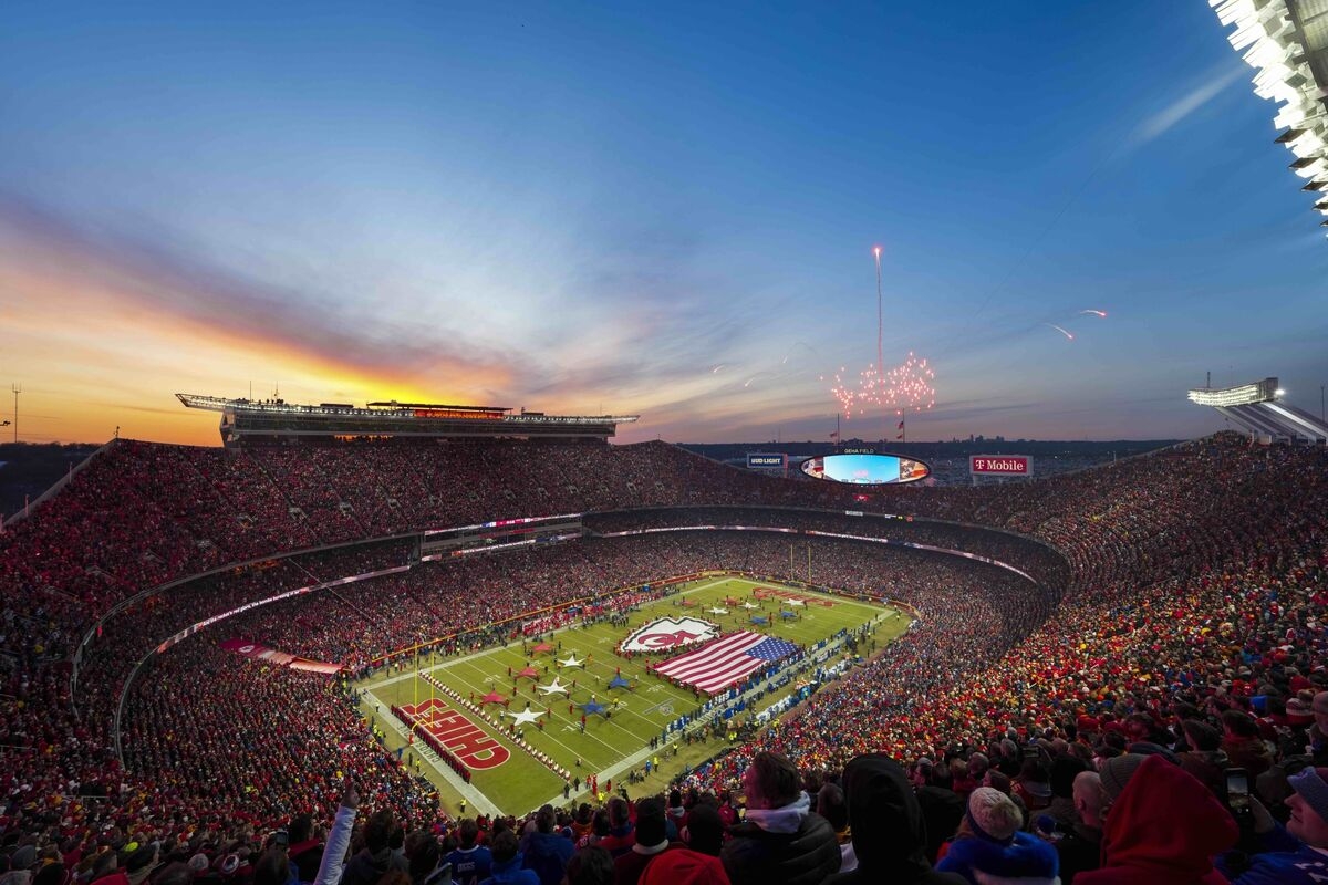 NFL's Chiefs Are Wooed With Stadium Financing Offer in Missouri