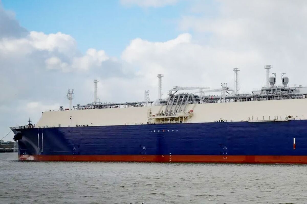 Tanker Seen Near Russia's Arctic LNG 2 for First Time in Months