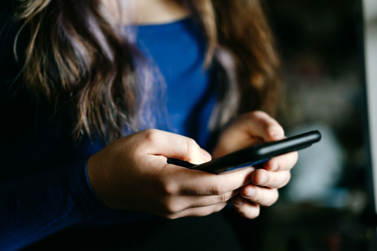 Teen Social Media Ban Moves Closer in Australia After Tech Trial