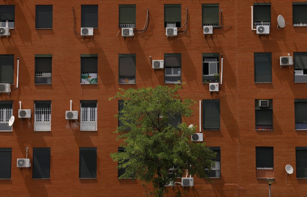 Hot July Weather Seen Pressuring Europe's Power Supplies