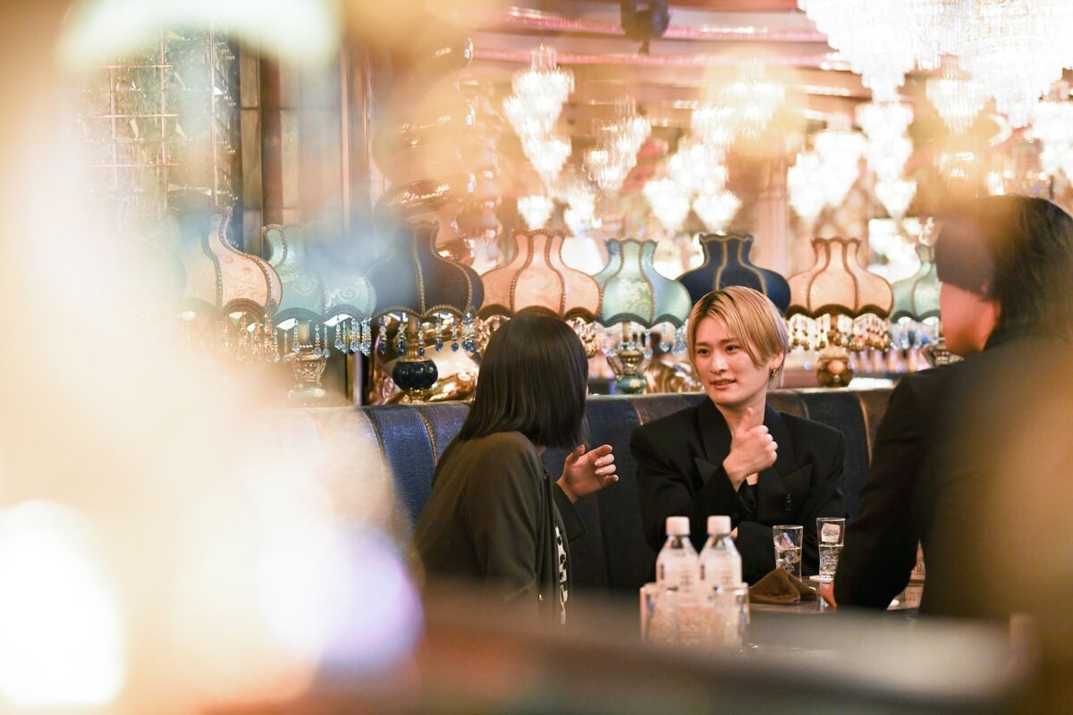 Japan Is Cracking Down on Host Clubs Where Men Flirt for Money