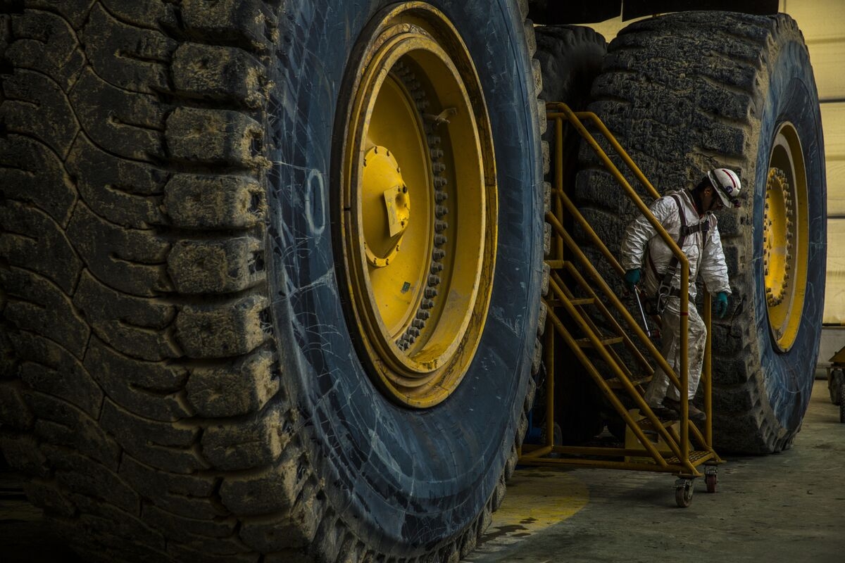 China's MMG Halts New Congo Plant After One Year on Cobalt Slump