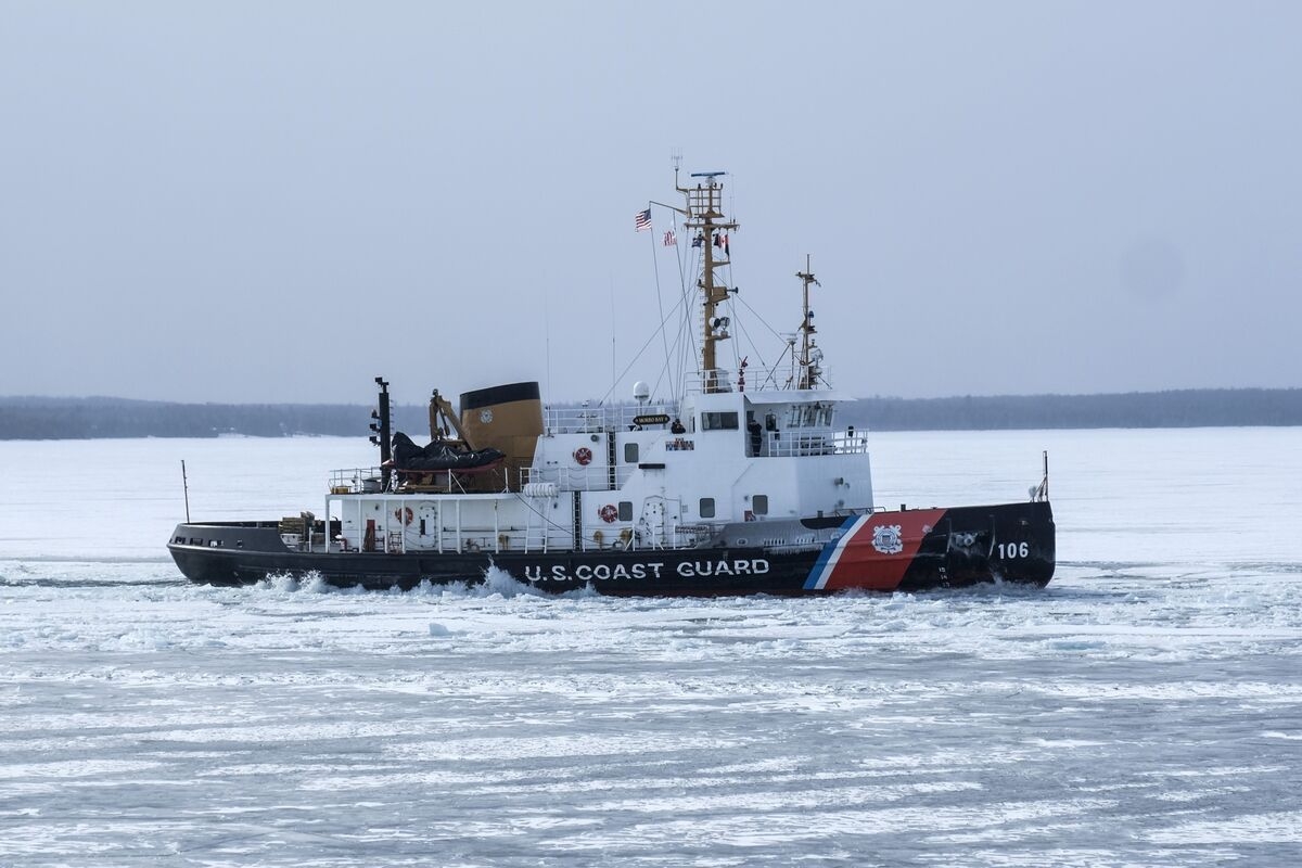 US Coast Guard Doesn't Have Enough Money, Ships or Sailors