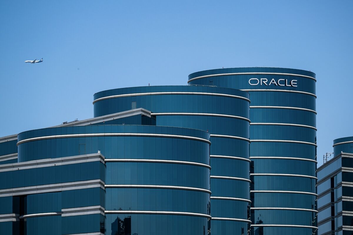 Oracle Projects Strong Annual Cloud Growth, Boosting Momentum