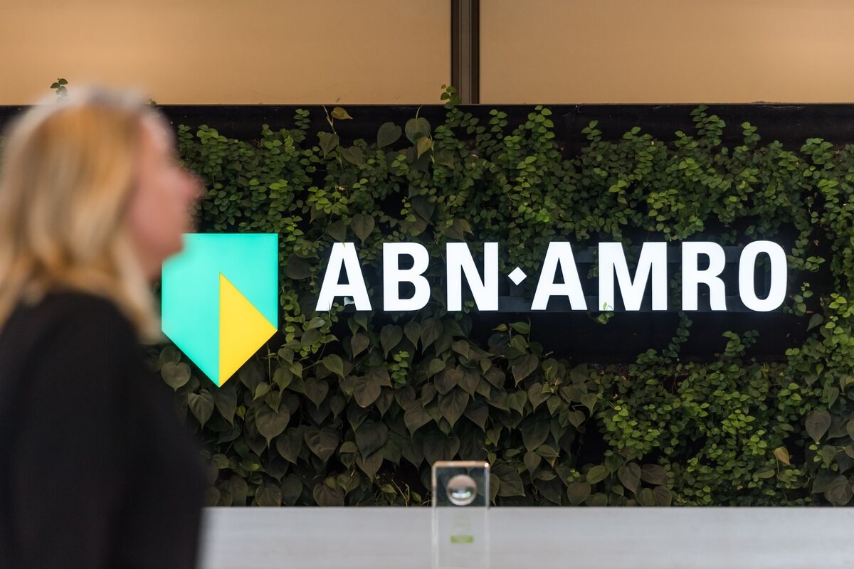 ABN Amro Profit Misses Estimates as Expenses Rise