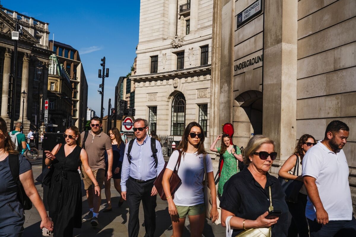 UK's Crisis-Stricken Statistics Body Faces More Funding Cuts