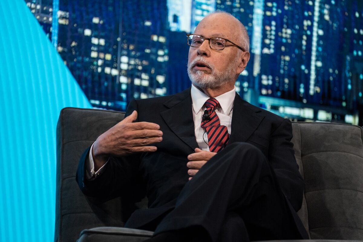 Singer's Elliott Battles Texas Private Equity Firm Over Fees