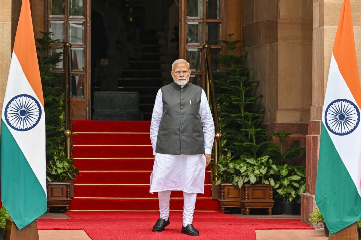 Modi Says India to Cut Goods and Services Levy in Reforms