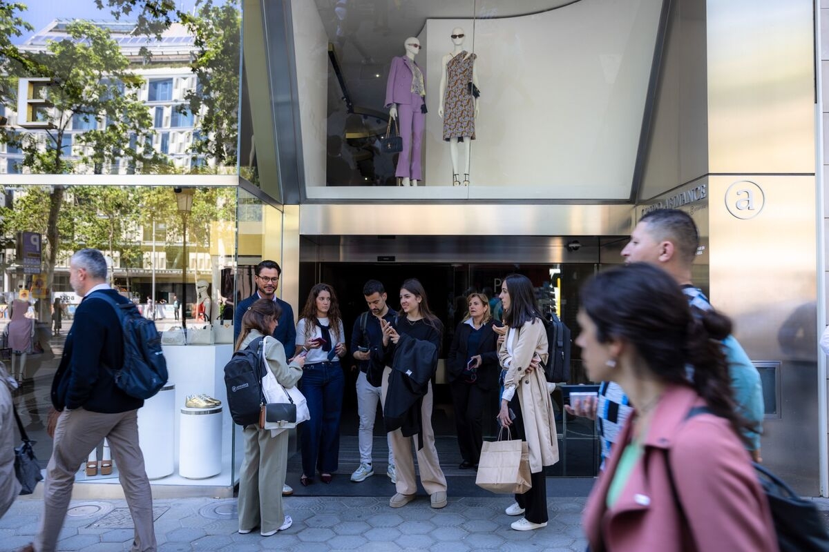 Spanish Economy to Have a €400 Million Hit on Blacko, CaixaBank Says