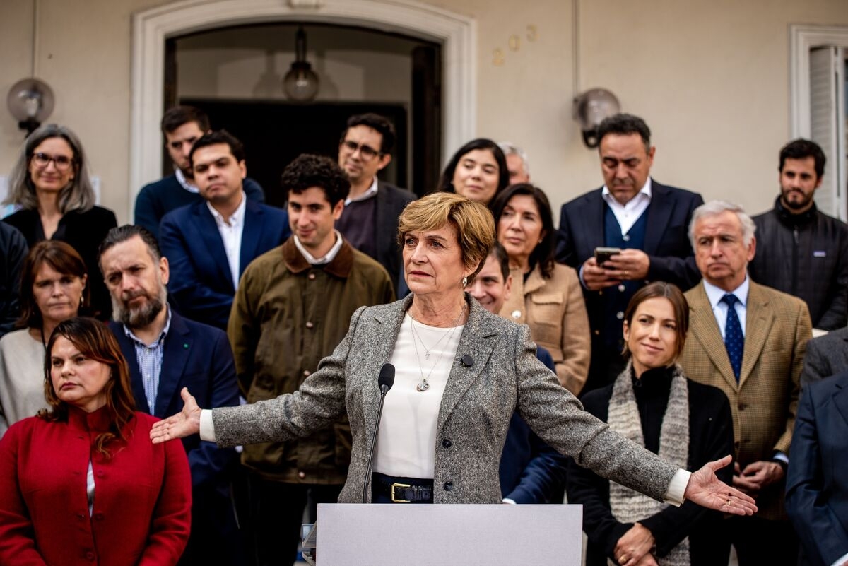 Matthei Gives Chile Vote Pledges a Reality Check on Fiscal Woes